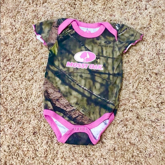 Mossy Oak Other - 5/$10 Mossy Oak Onesie
